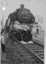 Foto Dampflok 64 289 nach Unfall im Raum Göttingen ~1935, 9x6cm, original