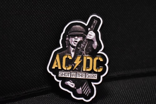 Pin badge battle - pin,
