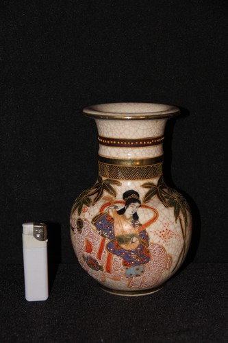 Japan satsuma vase stand - japan,