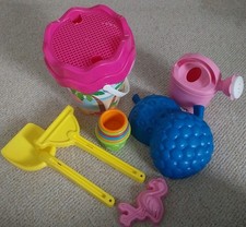 Set Mädchen Sandkasten Spielzeug ? Eimer Förmchen Gieskanne Harke Schippe Rosa