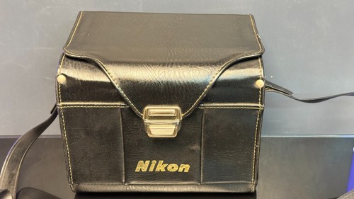 Nikon leather 35mm camera - , bag