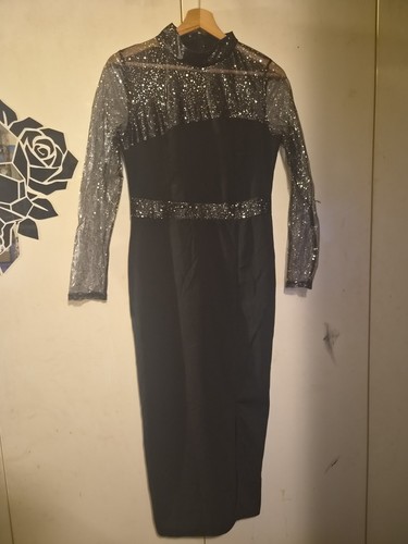 Schwarzes damen abendkleid mit - schwarzes,
