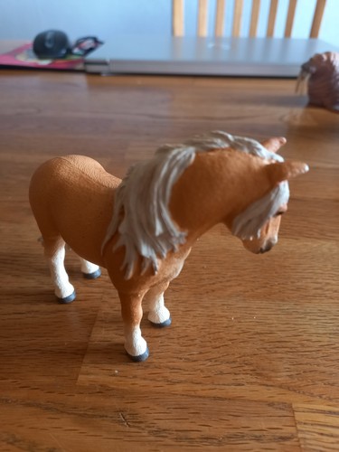 Schleich island pony stute - island,