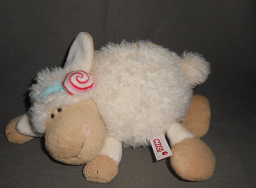 Nici schaf liegend - liegend,
