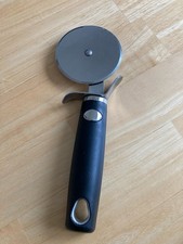 Pizzaschneider Pizzaroller Silberfarben Schwarz à la Casa Schneidegerät Pizza