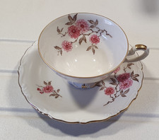 KLEINE TASSE  MIT UNTERTELLER