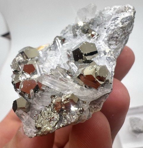Pyrit mit quarz aus kalimantan - pyrit,