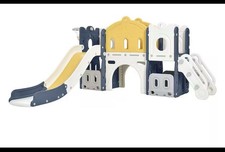 Kinderspielhaus mit Rutsche