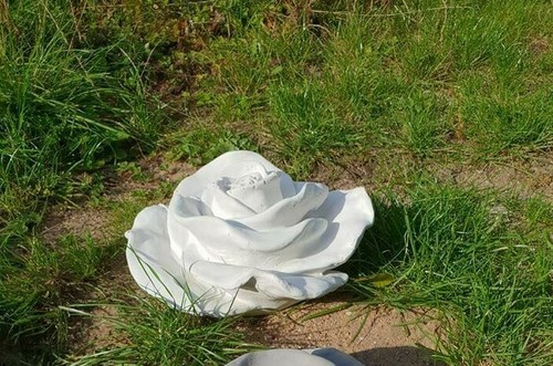 Steinfigur rose xxl blüte - xxl,