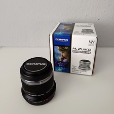 TOP / Olympus M.Zuiko Digital ED 45mm f/1.8 Objektiv schwarz / OVP