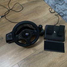 Lenkrad mit Pedalen und Schaltung