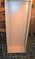 Vitrine helle Esche, Glastüren und Glaseinlegeböden, TOP!
