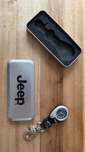 Uhr jeep box mit - uhr, in