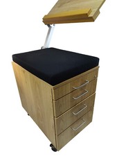 Rollcontainer und Schreibtisch