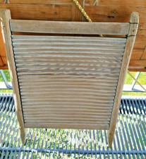 Antikes sehr altes Waschbrett