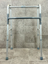 Drive Gehgestell Gecko SF Starr faltbar Gehhilfe für Erwachsene und Senioren