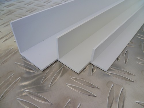 Pvc winkel 20x20 - (€3,50,