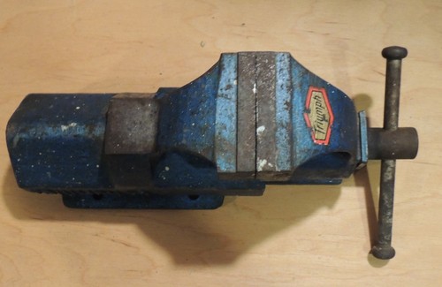 Triumph antik schraubstock - triumph,