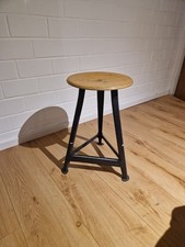 Industrie Dreibein Hocker