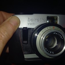 Beirette VSN Fotoapparat aus DDR-Zeiten mit Blitzlicht und tasche