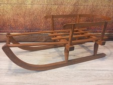 Alter Puppenschlitten