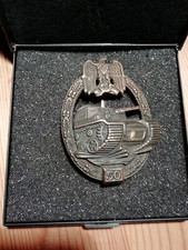 Panzerkampfabzeichen in Bronze mit der Einsatzzahl 50-Herst. Zweiteil. -WH/WK II