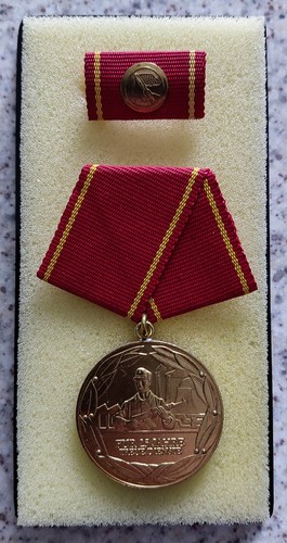 Medaille orden ddr jahre - orden,