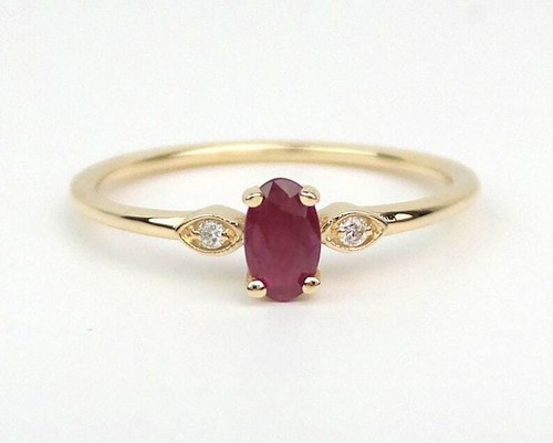 Natural oval rubine und - natural,