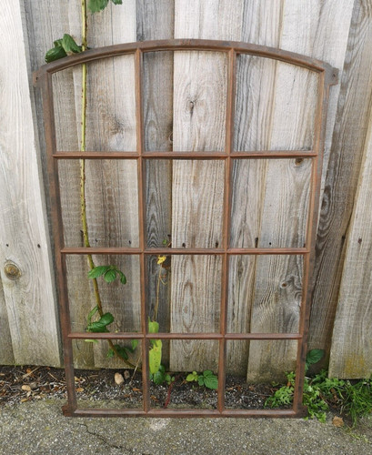 Altes gusseisen stallfenster - altes,