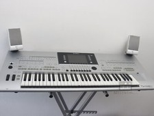 Yamaha Tyros 3 Workstation Keyboard + Lautsprechersystem + 1 J. Gewährleistung