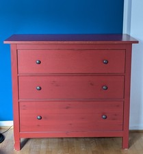 Rote Ikea Kommode / Hemnes