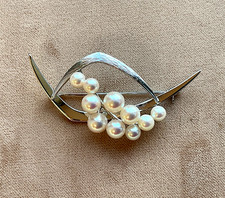 Vintage Mikimoto Tokyo Silber Brosche mit 10 Akoya Perlen ca. 5mm bis 7 mm