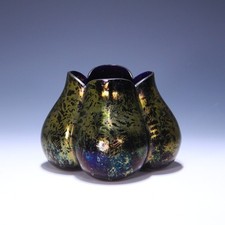 Goldgelb lüstrierende