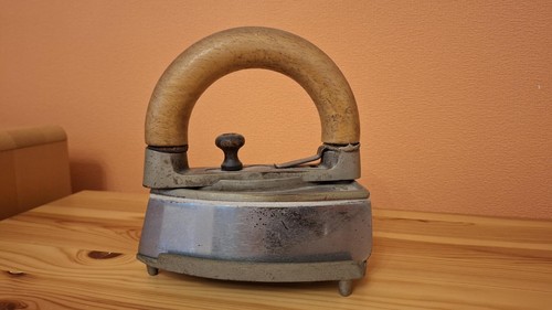 Bügeleisen antik vintage - bügeleisen,