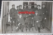 Foto-Postkarte Ansichtskarte WWII Stube Kompanie MG-Lafette Kaserne Wehrmacht