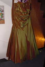 olivgrünes Abendkleid