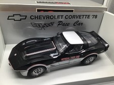 Modellautos 1:18 UT Models Chevrolet Corette 78 C3 1978 Pace Car in OVP
