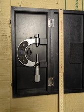 Feinzeiger Mahr in Holzkiste Messbereich 25-50mm