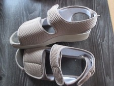 Varomed Verband-Sandalen braun Gr. 43