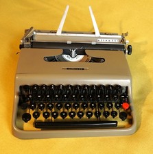 Olivetti Schreibmaschine Lettera 22, voll funktionsfähig