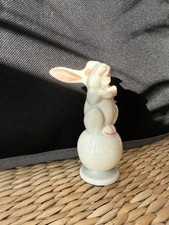 Porzellan Figur Rosenthal Lachender Hase um 1940 auf Kugel Osterhase  