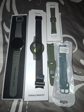 Samsung Smartwatch 7 Green 44mm +Samsung EP-P6300 Drei in eins Ladegerät