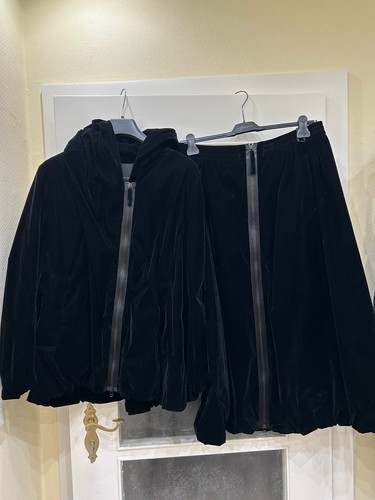 Schwarze samtblouson und rock - schwarze,