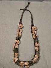 Afrikanische Halskette 47 cm – Muscheln & Metallanhänger, Handarbeit, Tribal Art