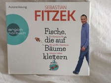 Fische, die auf Bäume