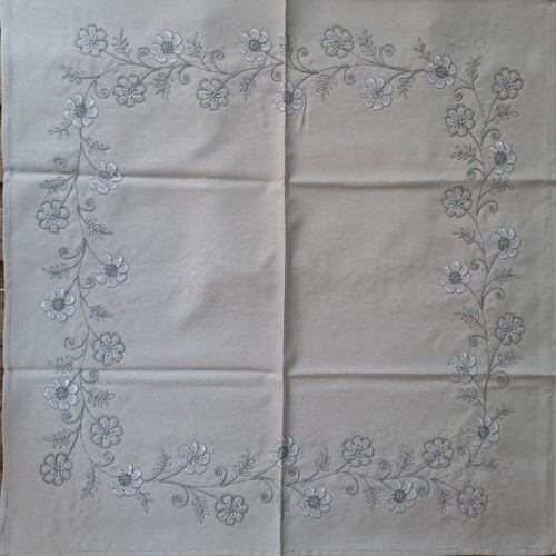 Tischmitte quadratisch 90x90
