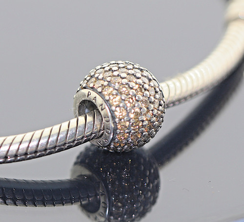 Pandora ale charm pavé - ale,