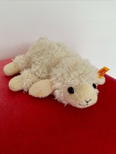 liegendes Schaf, Lamm