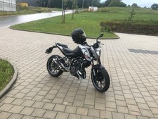 KTM Duke 125 Bj 2012 mit Shark Factory Auspuffanlage