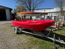Motorboot mit trailer - motorboot,
